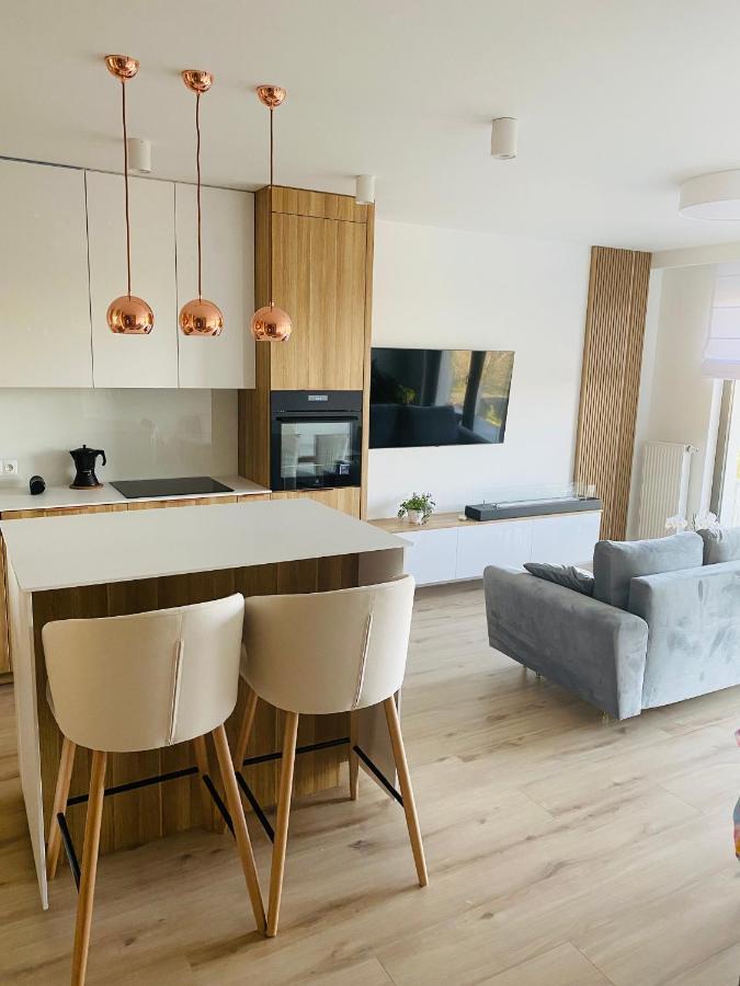 Luxury White Apartment In Park Lotnikow Krasków Εξωτερικό φωτογραφία