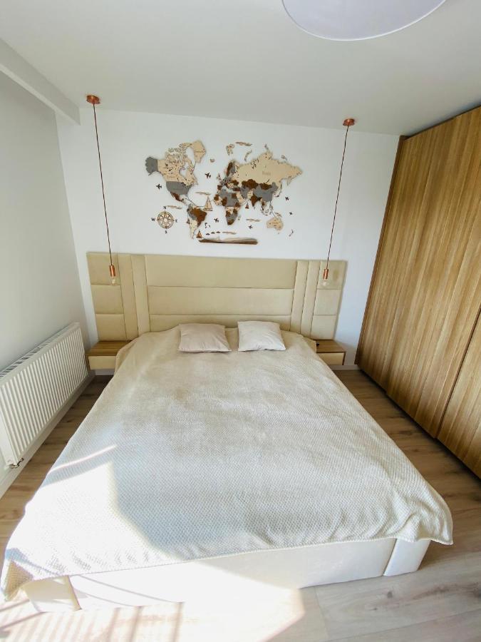 Luxury White Apartment In Park Lotnikow Krasków Εξωτερικό φωτογραφία
