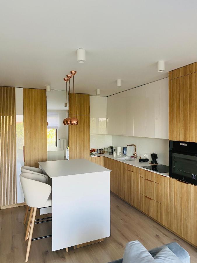 Luxury White Apartment In Park Lotnikow Krasków Εξωτερικό φωτογραφία