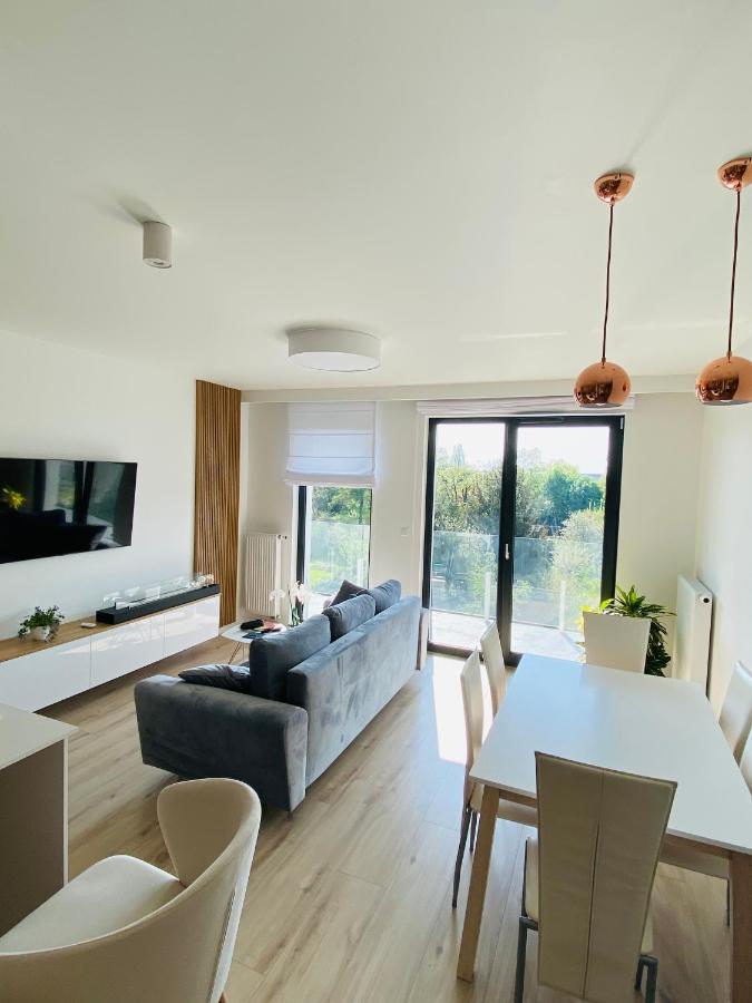 Luxury White Apartment In Park Lotnikow Krasków Εξωτερικό φωτογραφία